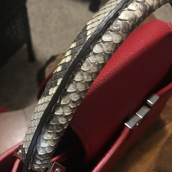 Capucines medium red bag - Picture 3 of 8